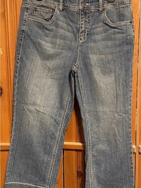 Tommy Hilfiger Light Wash Cropped Women's Jeans